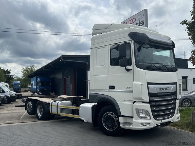 Autocamion cu caroserie interschimbabilă DAF XF 450 Euro6 Klima ACC Retarder 2xAHK Liftachse