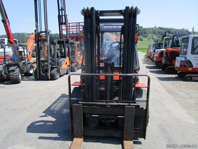 Dieselstapler Nissan 4 Ton.-Triplex-FH 4,5m + Seitenschieber
