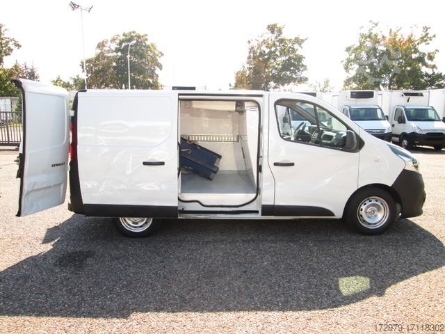 Koelwagen met geïsoleerde laadbak RENAULT Trafic 1.6 *Carrier Kühlwagen*Euro6*
