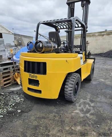 Four-wheel forklift YALE DGF80