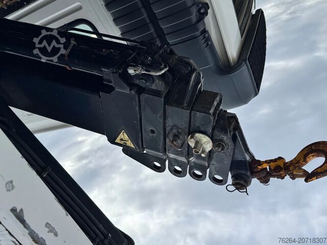 Loading platform Volvo FM 250 + HIAB 102