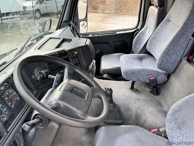 Loading platform Volvo FM 250 + HIAB 102