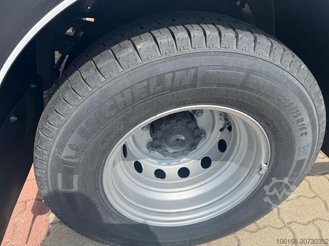 Mobilny dźwig samochodowy Iveco Daily 70C18 Kran Hyva Pritsche 5 m