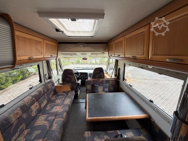 Integriertes Wohnmobil HYMER/ERIBA B 544 Vollintegriert Fiat 2.5 Tdi 85 kw Hubbett