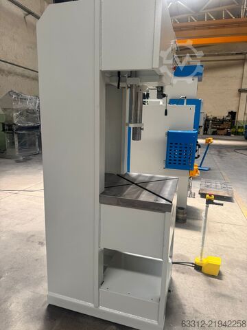 Hydraulische C-pers Durendus Montagepresse
