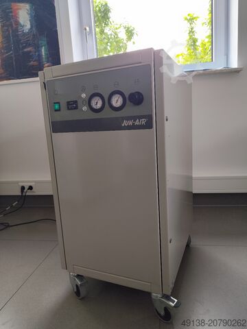 Zuigercompressor, olievrij in geluiddichte behuizing JUN-AIR 2000-25M