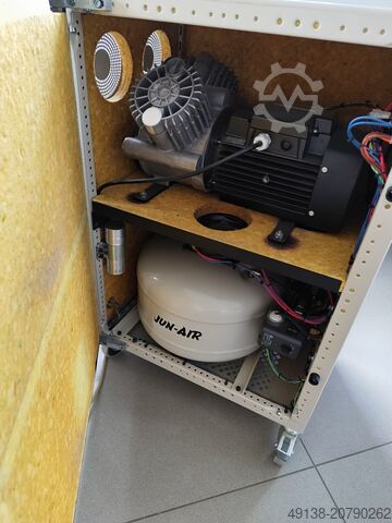 Zuigercompressor, olievrij in geluiddichte behuizing JUN-AIR 2000-25M