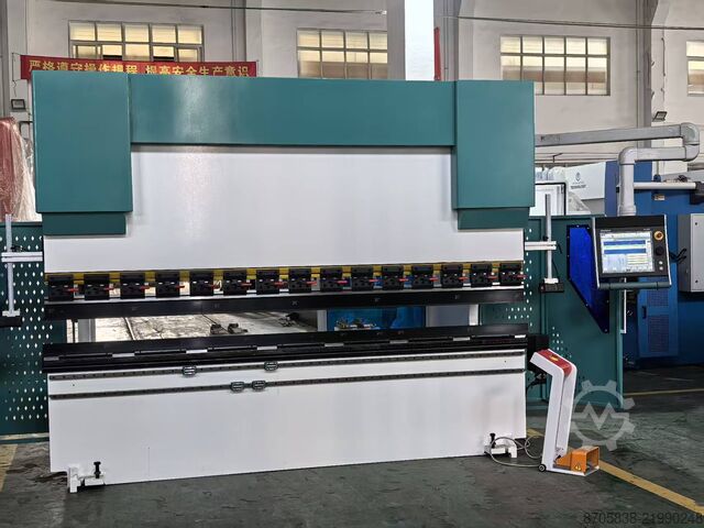 Prensa dobradeira Nanjing Asia Machine Mfg. Co., Ltd. WE67K-110/3200 press brake
