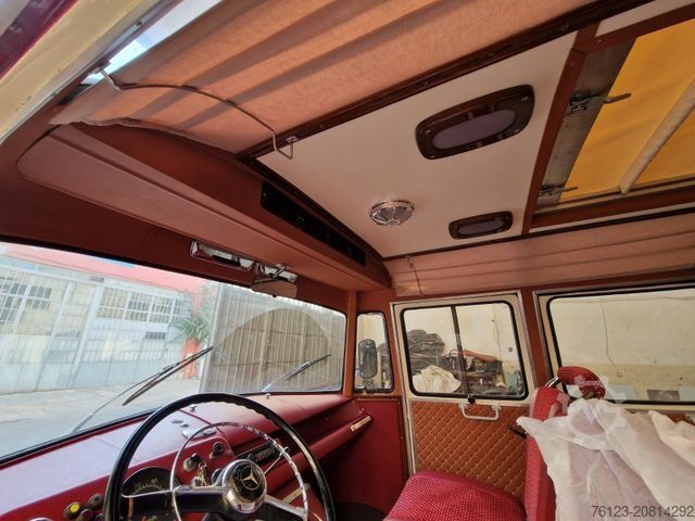 Minibus MERCEDES-BENZ Vorgänger Sprinter O 319 Samba mit Faltdach AC