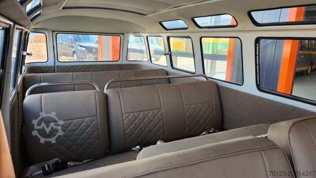 Minibus VOLKSWAGEN T 1 Samba mit Safarifenster