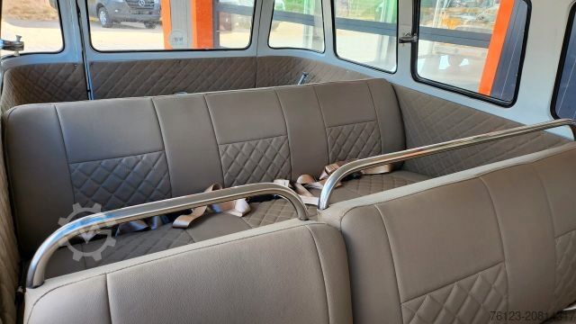 Minibus VOLKSWAGEN T 1 Samba mit Safarifenster