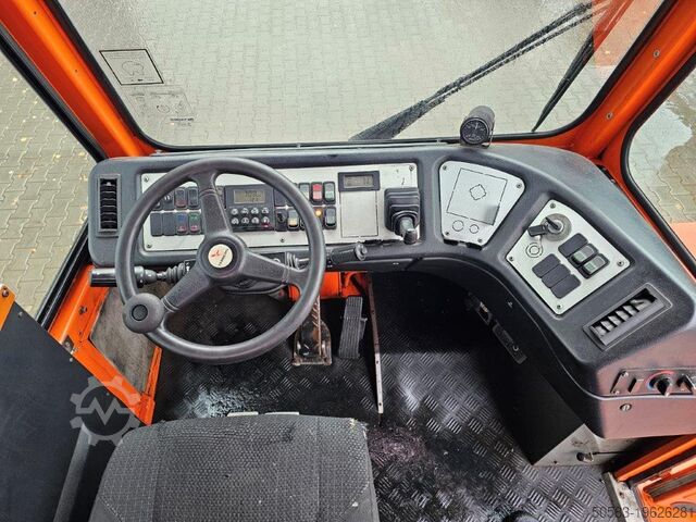 Terminal trekker Terberg YT182