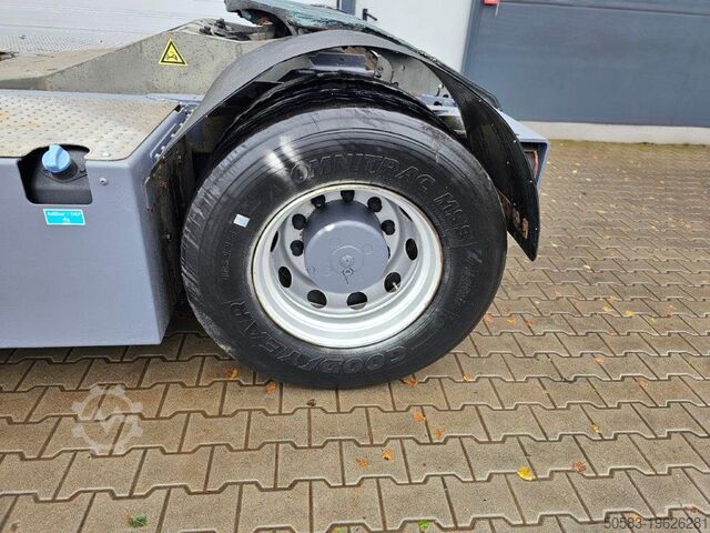 Terminal trekker Terberg YT182