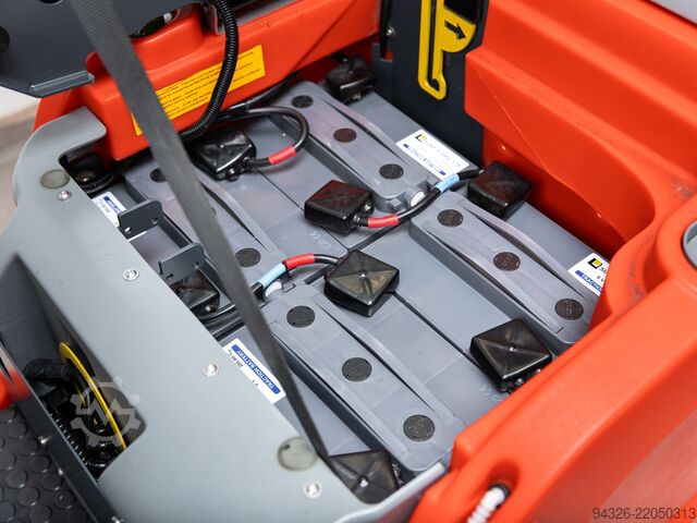Hako Scrubmaster B75 R NOVE BATERIJE Hako Scrubmaster B75 R TB650 - 2016y - 834h
