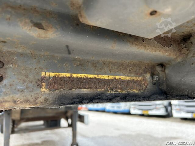 Bâches coulissantes Krone Profi Liner / Curtainside / Lift + Steer axle /...