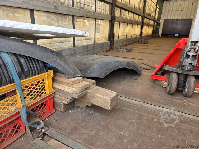 Auflieger mit Pritsche & Plane KRONE Joloda Mega Gardine, Lift, Hubdach