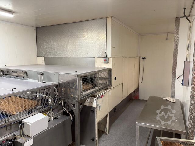  Comas / Baker Perkins Depositing, Baking and Filling Line 1