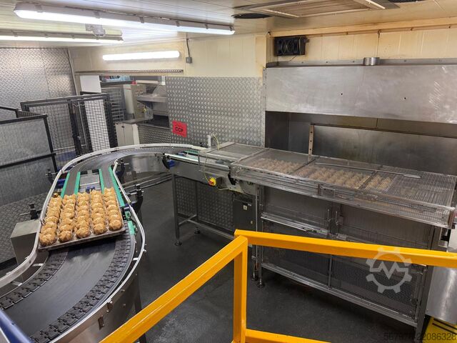  Comas / Baker Perkins Depositing, Baking and Filling Line 1