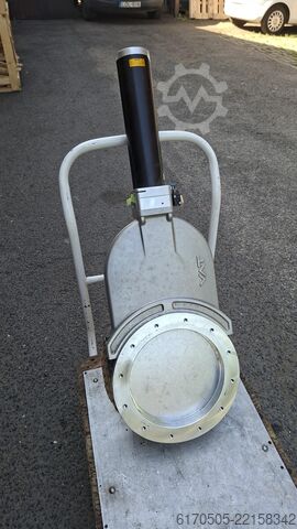 Uhv-system and manipulator VAT 12148-PA44-0001/2665 gate valve