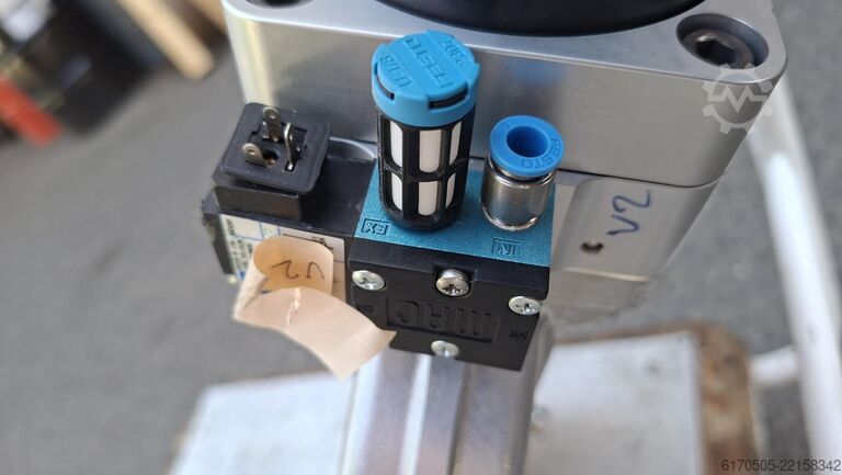 Uhv-system and manipulator VAT 12148-PA44-0001/2665 gate valve