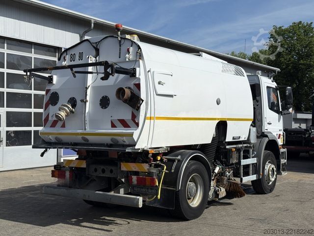 Măturătoare stradală MERCEDES-BENZ AXOR 1829 Kehrmaschine BUCHER