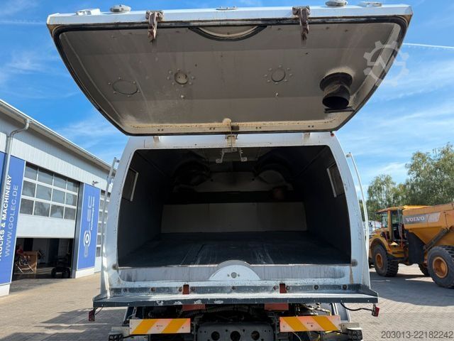 Măturătoare stradală MERCEDES-BENZ AXOR 1829 Kehrmaschine BUCHER