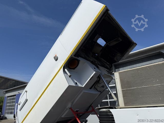 Măturătoare stradală MERCEDES-BENZ AXOR 1829 Kehrmaschine BUCHER