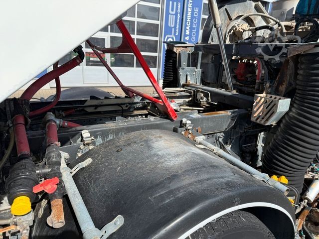 Măturătoare stradală MERCEDES-BENZ AXOR 1829 Kehrmaschine BUCHER