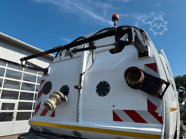Măturătoare stradală MERCEDES-BENZ AXOR 1829 Kehrmaschine BUCHER