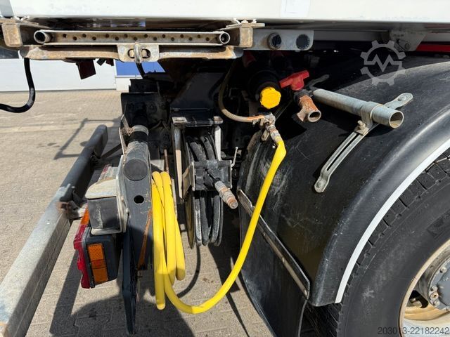 Măturătoare stradală MERCEDES-BENZ AXOR 1829 Kehrmaschine BUCHER