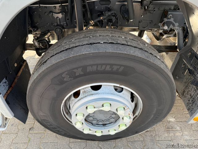 Măturătoare stradală MERCEDES-BENZ AXOR 1829 Kehrmaschine BUCHER