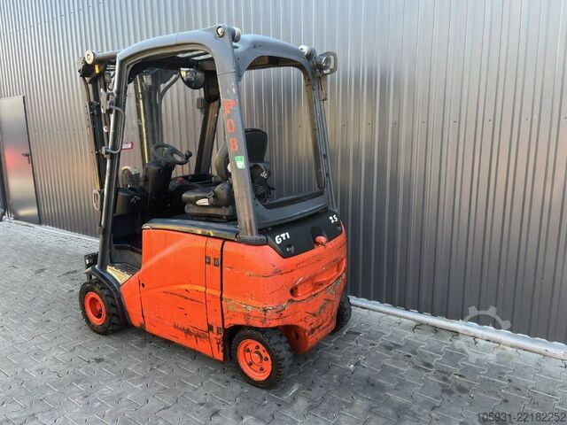 Carretilla eléctrica de 4 ruedas Linde E20PH-01