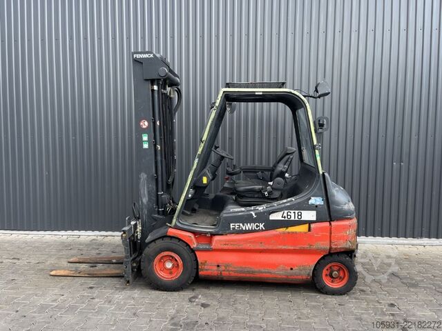 Carretilla eléctrica de 4 ruedas Linde E25-02