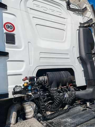 Véhicule tracteur volume FORD F-MAX 500 mega