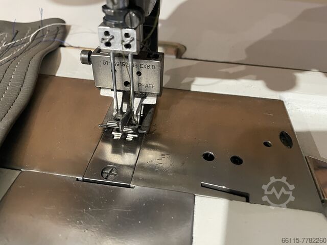 3 transport, 2 nålar, flatbäddssömnad PFAFF 1526