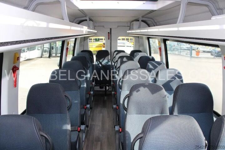 Minibus Iveco Daily / 7.5m / CNG / AIRCO / AUT