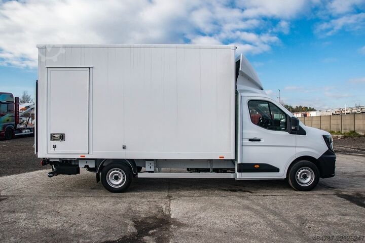 Vrachtwagen met bakwagen RENAULT Master XDD 170PS Koffer 8 PAL LBW