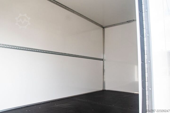 Vrachtwagen met bakwagen RENAULT Master XDD 170PS Koffer 8 PAL LBW