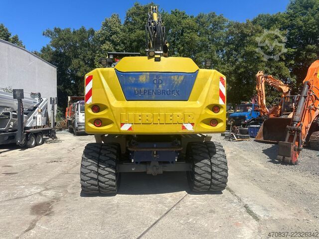 Pelle sur pneus LIEBHERR A 920 / Oil Quick