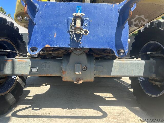 Pelle sur pneus LIEBHERR A 920 / Oil Quick