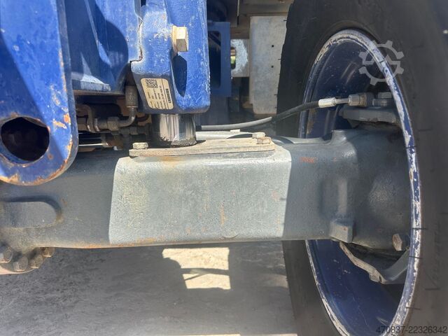 Pelle sur pneus LIEBHERR A 920 / Oil Quick