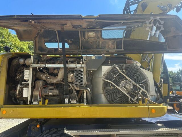 Pelle sur pneus LIEBHERR A 920 / Oil Quick