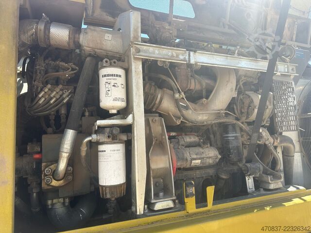 Pelle sur pneus LIEBHERR A 920 / Oil Quick