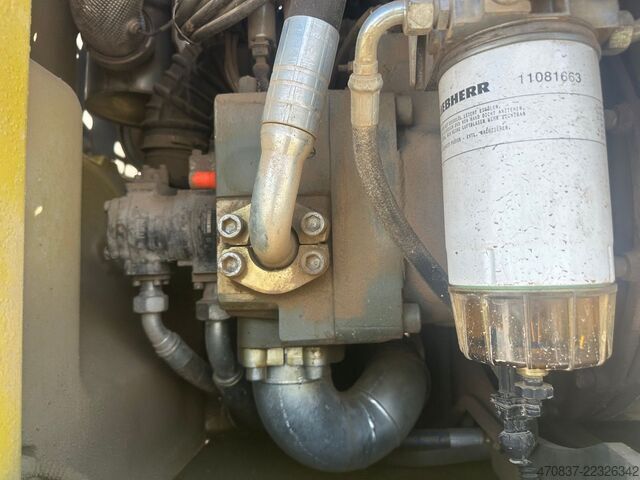 Pelle sur pneus LIEBHERR A 920 / Oil Quick