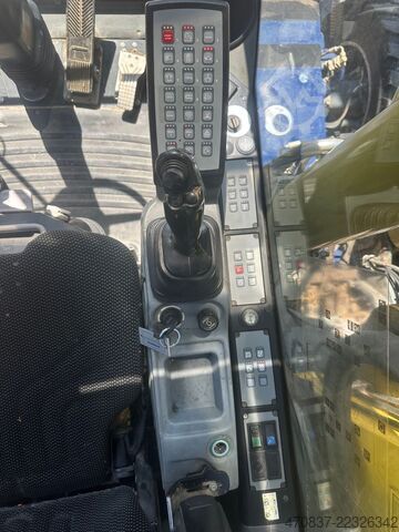 Pelle sur pneus LIEBHERR A 920 / Oil Quick