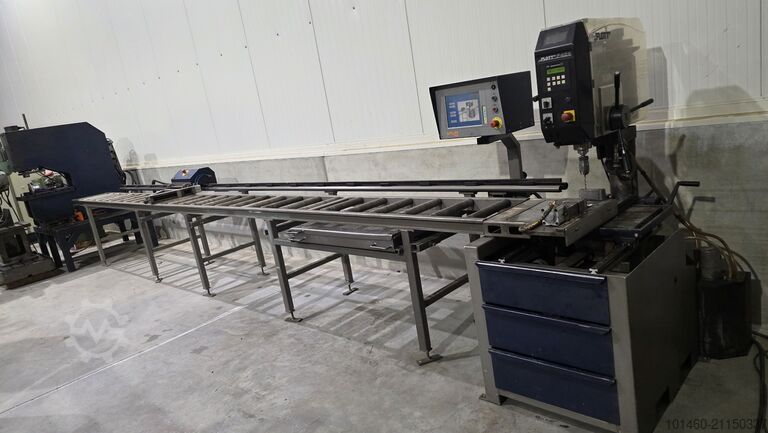 Línea de perforación automática XYZ con mesa de alimentación Flott P40 ST FB dofra x y table