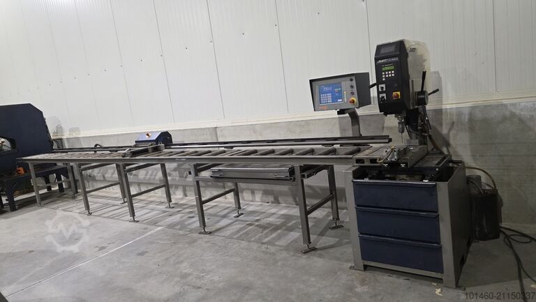 Línea de perforación automática XYZ con mesa de alimentación Flott P40 ST FB dofra x y table