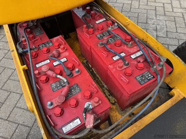 Nifty HR12 NE Knikarmhoogwerker 4x2 Elektrisch 2012 12M werkhoogte NIFTYLIFT HR12 NE Knikarmhoogwerker 4x2 Elektrisch 2012 12M werkhoogte