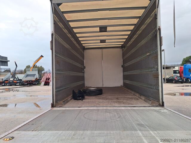 Autocarro con cassone Iveco EuroCargo 75