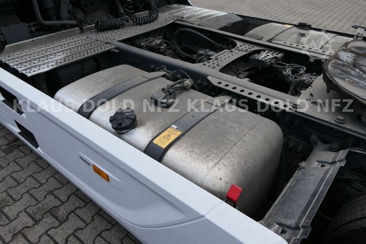 Volume tractor unit MERCEDES-BENZ Actros 1846 BigSpace Retarder 2-Tanks Hydraulik